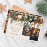2 Foto Festliche Grünanlagen Feiertagskarte<br><div class="desc">Diese 2-Foto Weihnachtskarte ist mit einem festlichen,  immergrünen Design in Aquarell auf einem neutralen Hintergrund ausgestattet,  das auf der Rückseite kariert ist. Anpassen Sie dies einfach mithilfe der Personalisierungsfunktion, </div>