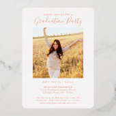 2 Foto Graduation Party Modernes Rosa & Real Folieneinladung (Rückseite)