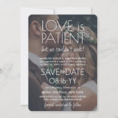 2 Foto Liebe ist Patientenhochzeit Rezeption Weiß Save The Date (Vorderseite)