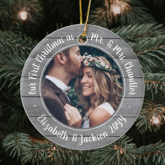 2 Foto Mr. & Mrs. 1. Christmas Gray Imitate Wood Keramik Ornament
