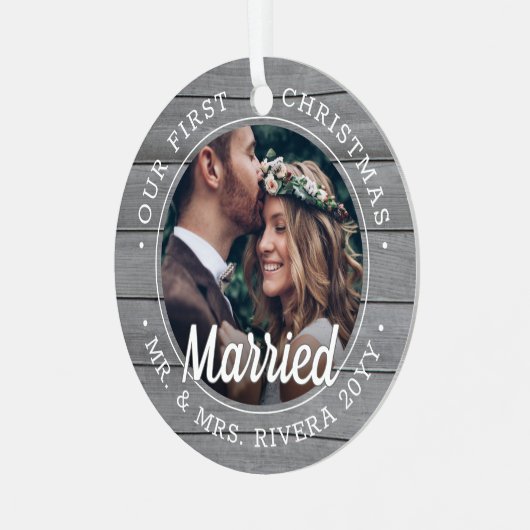 2 Foto Newlyweds 1. Weihnachten Verheiratet Graue Ornament Aus Metall (Vorderseite links)