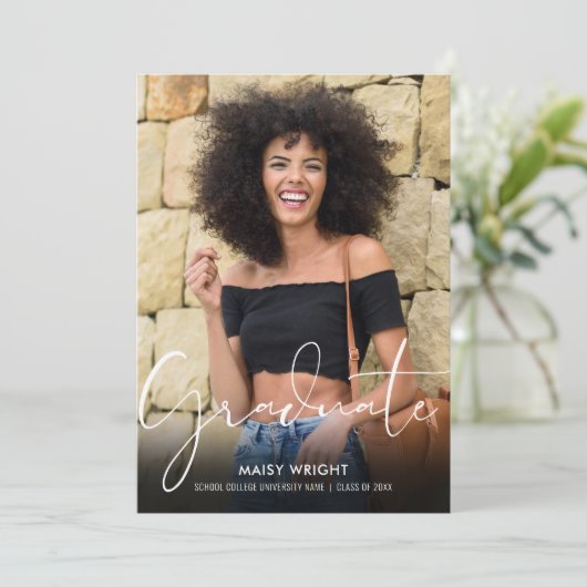 2 Foto Script Graduate Abschluss Ankündigung (Stehend Vorderseite)