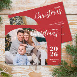 2 Foto Weihnachtsgeschoss modern minimalistisch Feiertagskarte<br><div class="desc">Diese elegante und moderne Weihnachtsgrüßkarte zeichnet sich durch ein minimalistisches Design aus,  das 2 Ihrer Lieblingsbilder in trendigen Bogenrahmen zeigt. Einfach anpassbar mit Ihrem Familiennamen und dem aktuellen Jahr in stilvollen Serif-Schriftart auf festlichem rotem Hintergrund und mit Ihrer persönlichen Grußbotschaft in einem weißen klassischen Serif-Schriftart auf der Rückseite.</div>