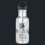 2 Fotos11. Hochzeitstag Stahl Rose Edelstahlflasche<br><div class="desc">Sie braucht eine Wasserflasche und es ist dein 11. Hochzeitstag? Dann wird sie begeistert sein und Sie mit dieser wunderschön gestalteten Edelstahl-Wasserflasche für ein traditionelles 11-jähriges Stahlgeschenk in Erinnerung rufen,  alles mit meiner original metallischen Rose-Grafik.</div>