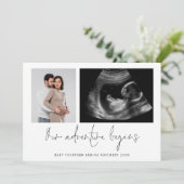 2 Fotos Adventure fängt Schwangerschaft an Ankündi Ankündigung (Stehend Vorderseite)