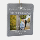 2 Fotos Erste Weihnachten Verlobt Rustikales Holzk Keramikornament (Rechts)