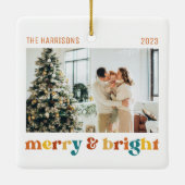 2 Fotos Merry & Bright Family Retro Keramikornament (Rückseite)