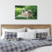 2 Goldene Retrievers im Gras Leinwanddruck (Insitu (Schlafzimmer))
