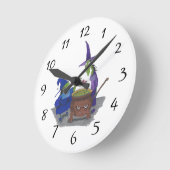 2 Hexen, die in Cauldron Halloween aufbrauen Runde Wanduhr (Winkel)