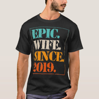 2. Hochzeitstag 2 Jahre Epische Ehefrau seit 20 Ja T-Shirt