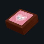 2. Hochzeitstag Foto Ehefrau Geschenkboxen<br><div class="desc">Grafische Rose Quarz rosa Perlen Herzschlag hält Sake Schmuckstück Geschenkboxen. Ideal,  um Ihre Ehefrau auf einem besonderen 2. oder 5. Hochzeitsjubiläum oder einem anderen besondere Anlass ein besonderes Geschenk zu schenken. Angepasst mit eigenen Foto-Wörtern und eigenen Daten. Von Sarah Trett für www.mylittleeden.com entworfen</div>