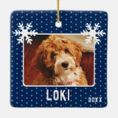 2 Hunde Haustiere Fotos Schneeflocken Blauer Weihn Keramikornament (Rückseite)