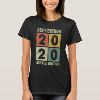 2 Jahre Vintag im September 2020 2. Geburtstag T-Shirt
