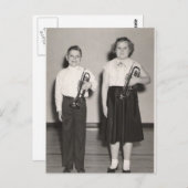 2 Kinder mit Trumps Postkarte (Vorne/Hinten)