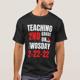 2. Klasse am 2./22/22 Februar T-Shirt