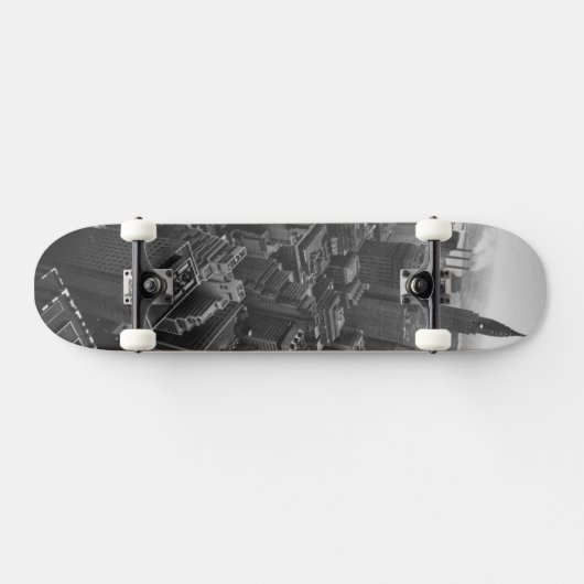 2. Mai 1961:  Das Chrysler-Gebäude in New York Skateboard (Horizontal)