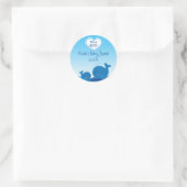 2 Niedliche Blue Whales Baby Dusche Pflegeaufklebe Runder Aufkleber (Tasche)