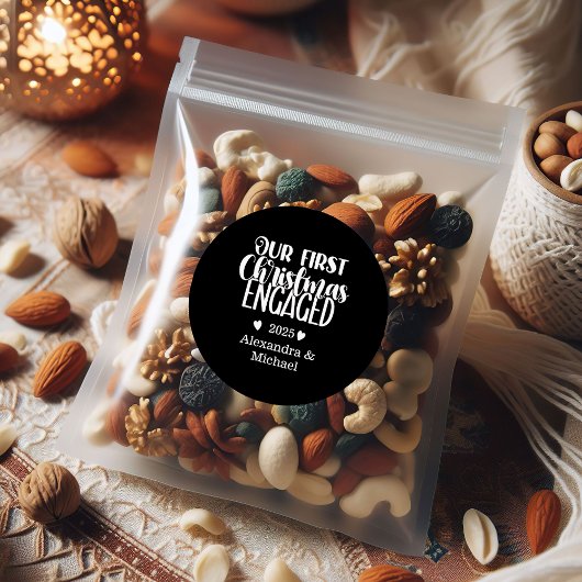 2 Photo Minimalist First Christmas Engaged Runder Aufkleber