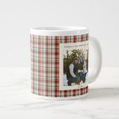 2 Photo Rustic Green Red Plaid Monogram Christmas Jumbo-Tasse (Vorderseite Rechts)