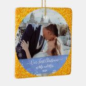 2 Photos Our First Christmas Mr Mrs Gold Glitter Keramikornament (Rechts)