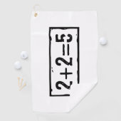 2 plus 2 gleich 5 golfhandtuch (Insitu)