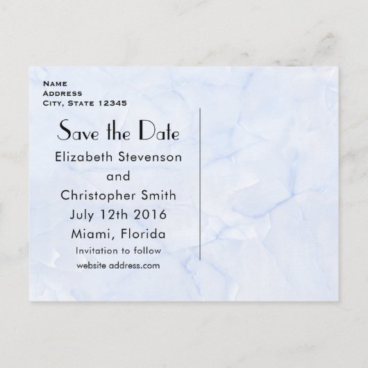 2 Rote Herzen auf Icy Blue Marmor Save the Date Ankündigungspostkarte (Rückseite)