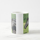2 Schwarze Pferde Kopf zu Kopf Kaffeetasse (Mittel)