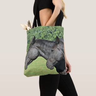 2 Schwarze Pferde Kopf zu Kopf Tasche