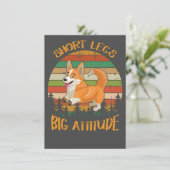 2 Short Legs Big Attitude corgi Einladung (Stehend Vorderseite)