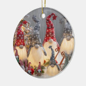 "2 SIDED GNOME und IVY AND HOLLY AUF ANDERER SEITE Keramik Ornament (Links)