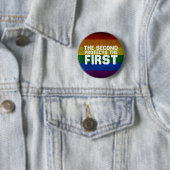 2A Second schützt die erste Freisprechrühre LGBT Button (Beispiel)