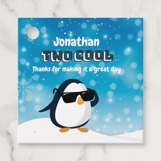 2nd Birthday Two Cool Penguin Boy Geschenkanhänger (Vorderseite)