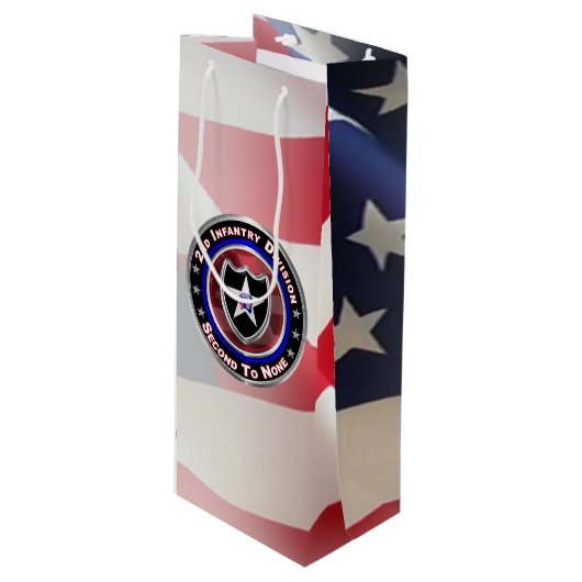 2nd Infantry Division "Second to None" Geschenktüte Für Weinflaschen (Vorderseite Schrägansicht)
