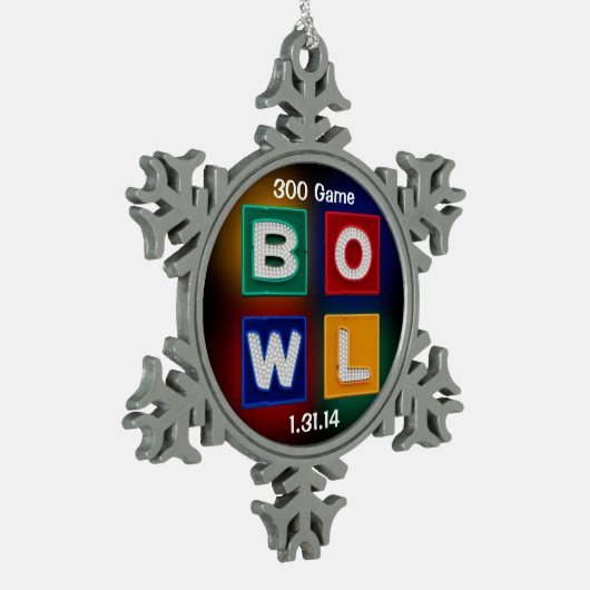 300 Perfect Game Bowling, Retro Design, Schneeflocken Zinn-Ornament (Links)