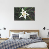 30. April Garden Blume Leinwand (Insitu (Schlafzimmer))