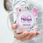 30. Geburtstag boho schicke, wasserfarbene rosa Bl Kaffeetasse<br><div class="desc">Romantischer,  böhmischer,  boho Stil für ein 30. Geburtstagsmädchen. Weiche,  feminine Blume in Rosa,  Grün und Pfirsichfarben mit grünem Blattwerk auf weißem Hintergrund. Vorlage für Namen,  Alter und Datum,  lila Buchstaben. Die Altersnummer 30 in rosa.</div>