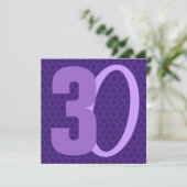 30. Geburtstag Große Anzahl Lila W956 Einladung (Stehend Vorderseite)