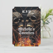 30. Geburtstag Halloween Black Gold Skull Moderne Einladung (Stehend Vorderseite)