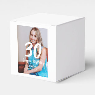 30. Geburtstag hinzufügen Name Datum Jahr Weißes F Geschenkschachtel