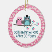 30. Jahrestags-Eulen-Hochzeitstag-Geschenk Keramik Ornament (Links)