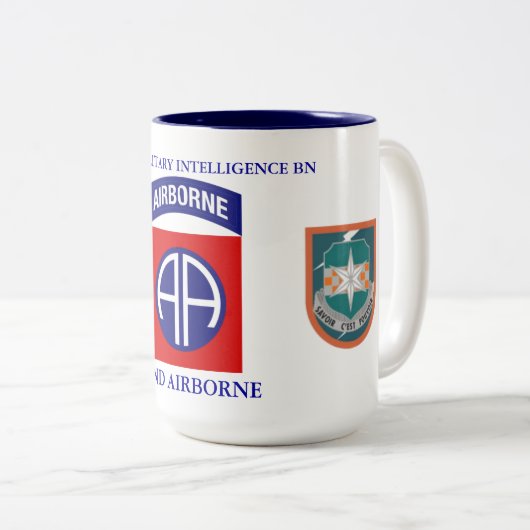 313. MILITÄRISCHE INTELLIGENZ-BATTALION-TASSE ZWEIFARBIGE TASSE (VorderseiteRechts)
