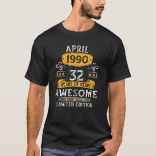 32 Jahre Phantastisch seit April 1990 Geschenke 32 T-Shirt