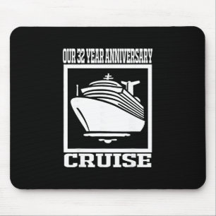 32-Jahres-Jubiläumskreuzfahrt für Männer und Fraue Mousepad