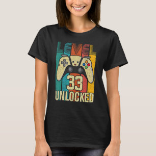 33. Geburtstag des ungesicherten Videospielers der T-Shirt