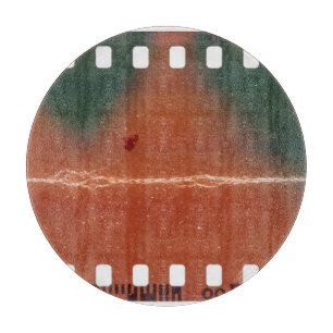 35-mm-Filmstreifen Anfang, coole Kratzer. Schneidebrett