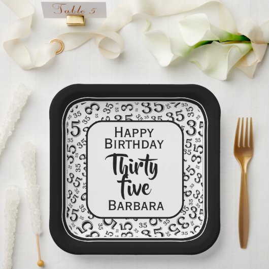 35. Party Random Number Pattern Schwarz/Weiß Pappteller (Hochzeit)