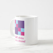 3-Farben- Quilting Pun Double Four Patch Quiltbloc Kaffeetasse (Vorderseite Links)