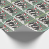 3 Funny Springy Penguins Geschenkpapier (Ecke)