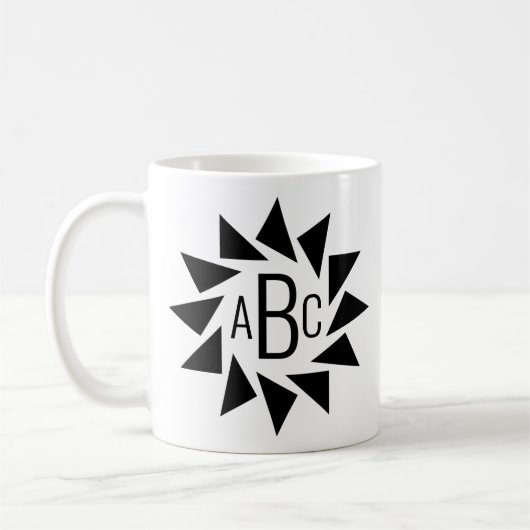 3 Geometrische Dreiecke mit Anfangsbuchstaben Mono Kaffeetasse (Links)