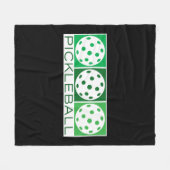 3 Grüne Pickleballs auf Weiß Fleecedecke (Vorderseite (Horizontal))